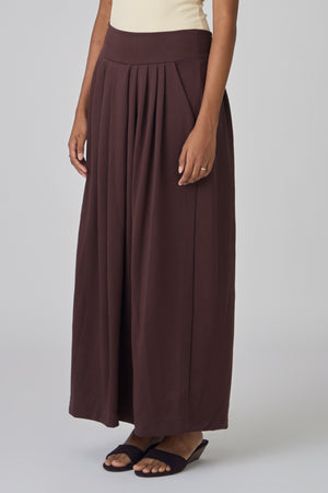 Pleated Everyday Skirt (Black & Chestnut)